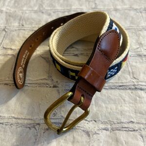 VTG LEATHER MAN LTD. TOP GRAIN HAND MADE IN ESSEX,CT FLAG NOVELTY BELT SIZE 30